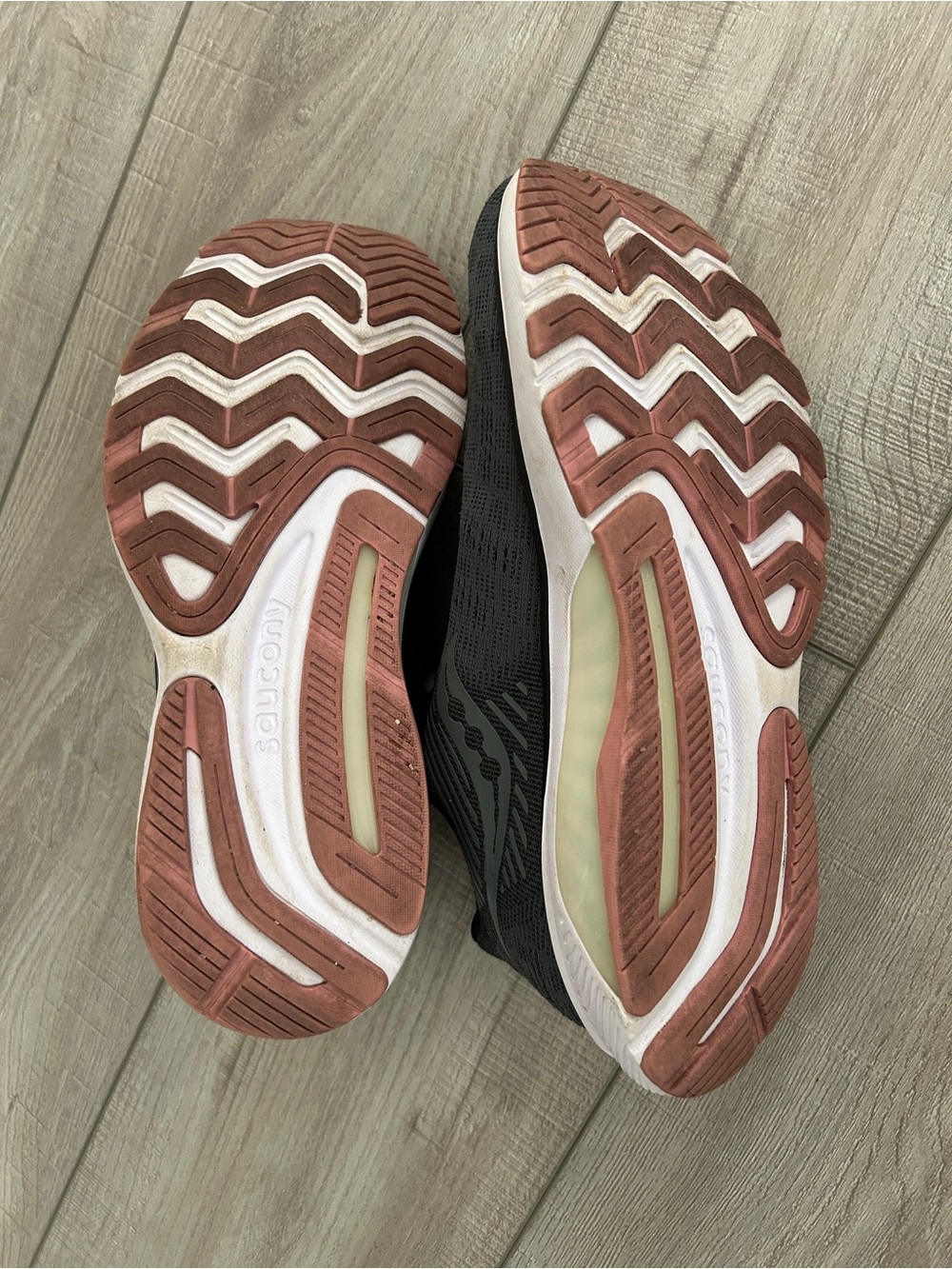 Saucony Women's Gray and Pink Guide Running Shoe with PWRRUN midsole. - Picture 5 of 8